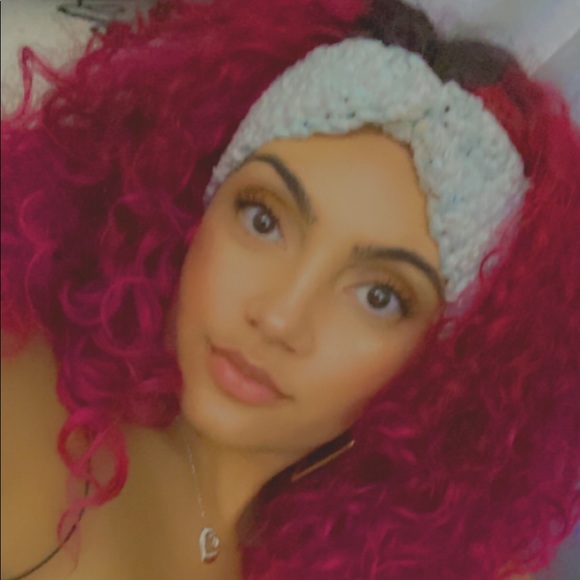 Meet your Posher, Shakira - Picture 1 of 1